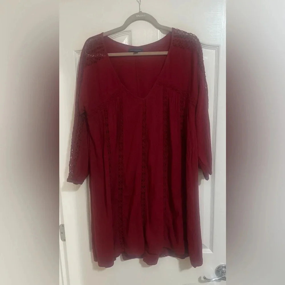 American Eagle Outfitters Burgundy V‑Neck Lace Trim Tunic Dress